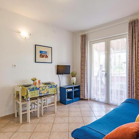 1 Bedroom Lovely Apartment In Rovinj Exterior photo