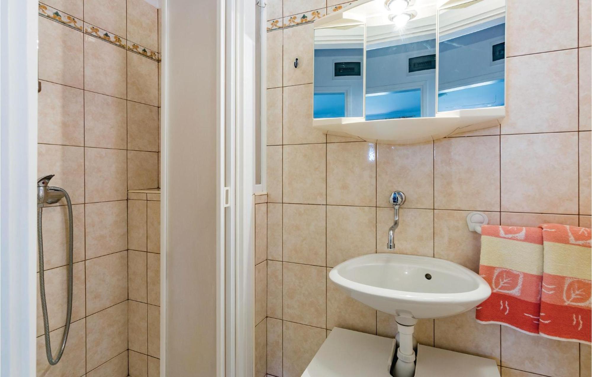 1 Bedroom Lovely Apartment In Rovinj Exterior photo